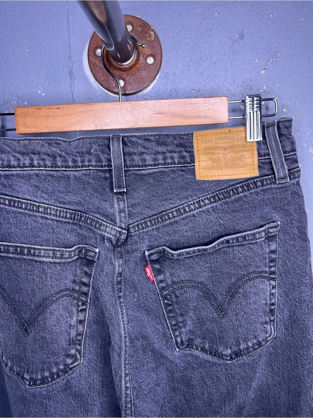 Levi’s Ribcage Bell Size 30 - Picture 3 of 4